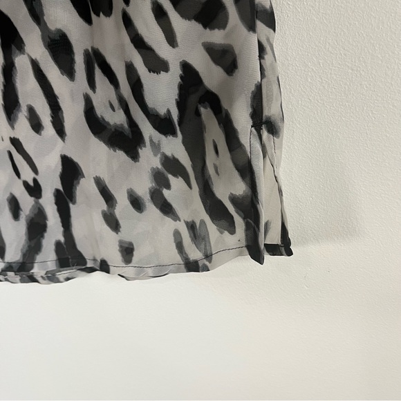 Chico’s Winter Wild Wanda L/S Sheer Blouse Black Leopard Print S - Picture 3 of 10